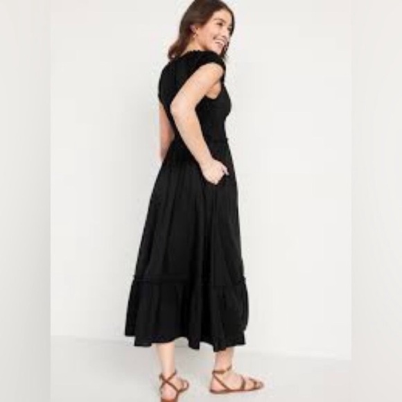 NWT! Black Waist-Defined Puff-Sleeve Clip-Dot Midi Dress - Size Small 💜 - Picture 2 of 6